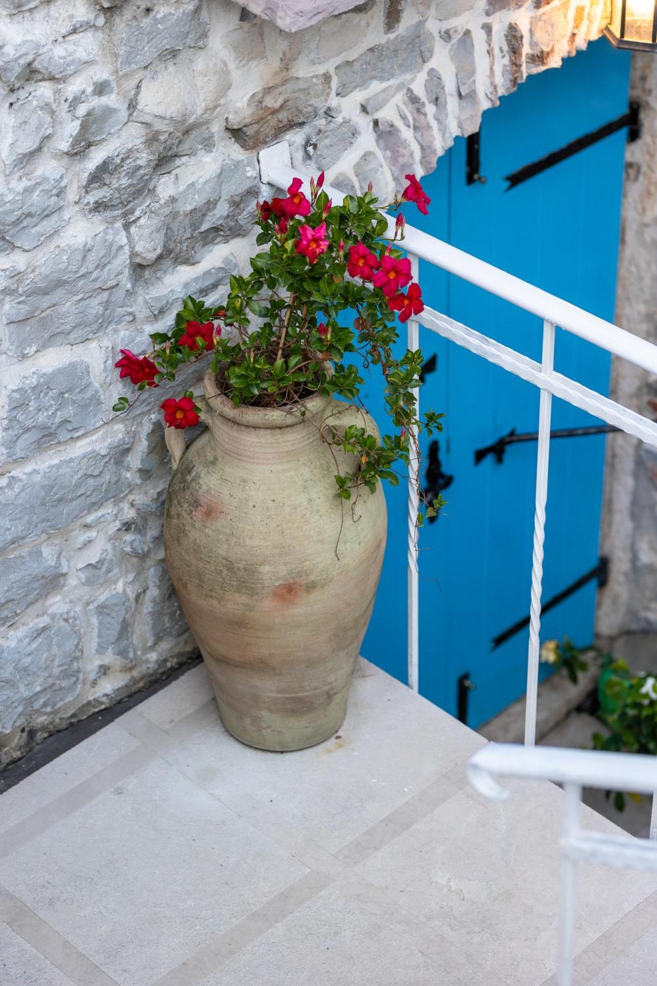 Boutique Hotel Capitano ヘルツェグ・ノヴィ エクステリア 写真